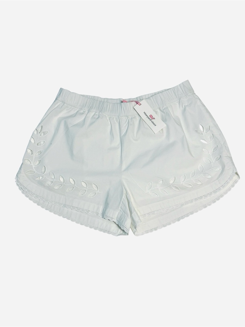 Vineyard Vines Women's White
Cotton Eyelet Hem Pull-On
Shorts - Picture 3 of 9
